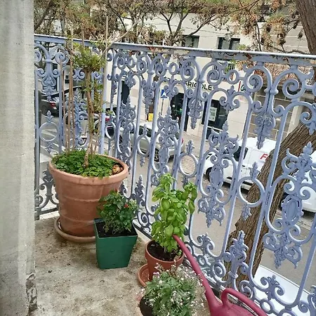 A Deux Pas D'avignon Aramon